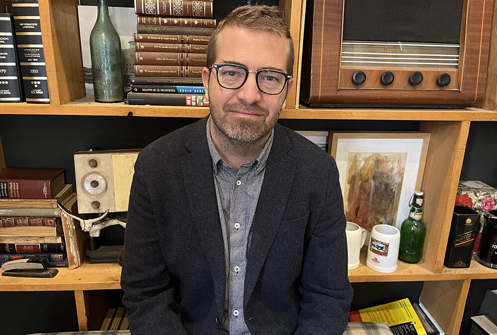 Antonio Villarreal disecciona en la SER el poder de los tertulianos y presenta su libro en Madrid