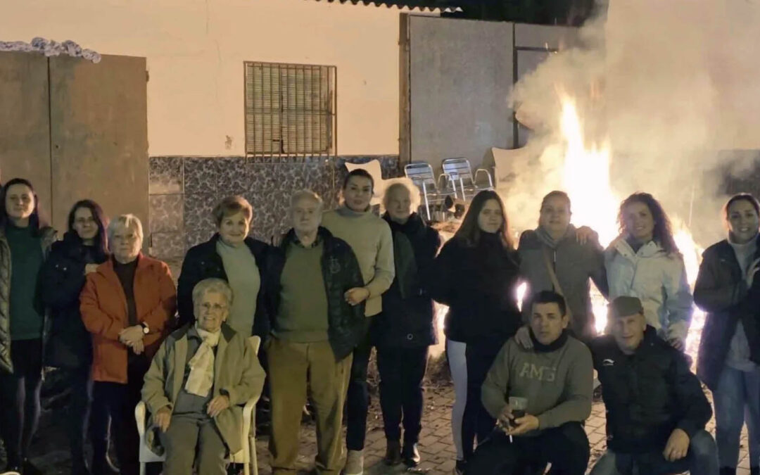 El fuego de la tradición vuelve a unir al Valle del Guadiato con las Candelarias y los Tomillos