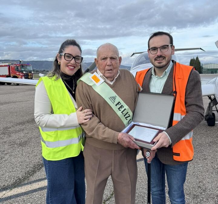 Villanueva del Rey cumple el sueño de Francisco García en su 102 cumpleaños