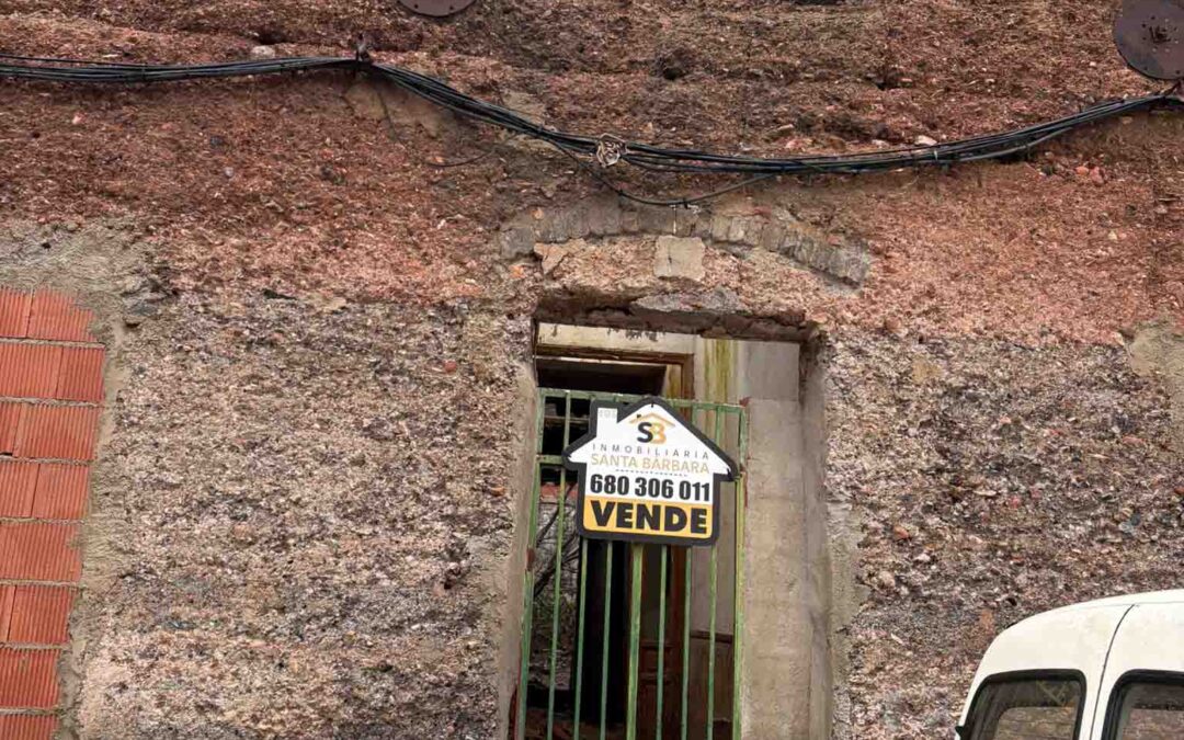 Denuncian el estado ruinoso de una vivienda en la calle Carnaval de Peñarroya-Pueblonuevo