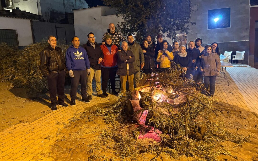 La Candelaria reúne cerca de 40 candelas en Peñarroya-Pueblonuevo