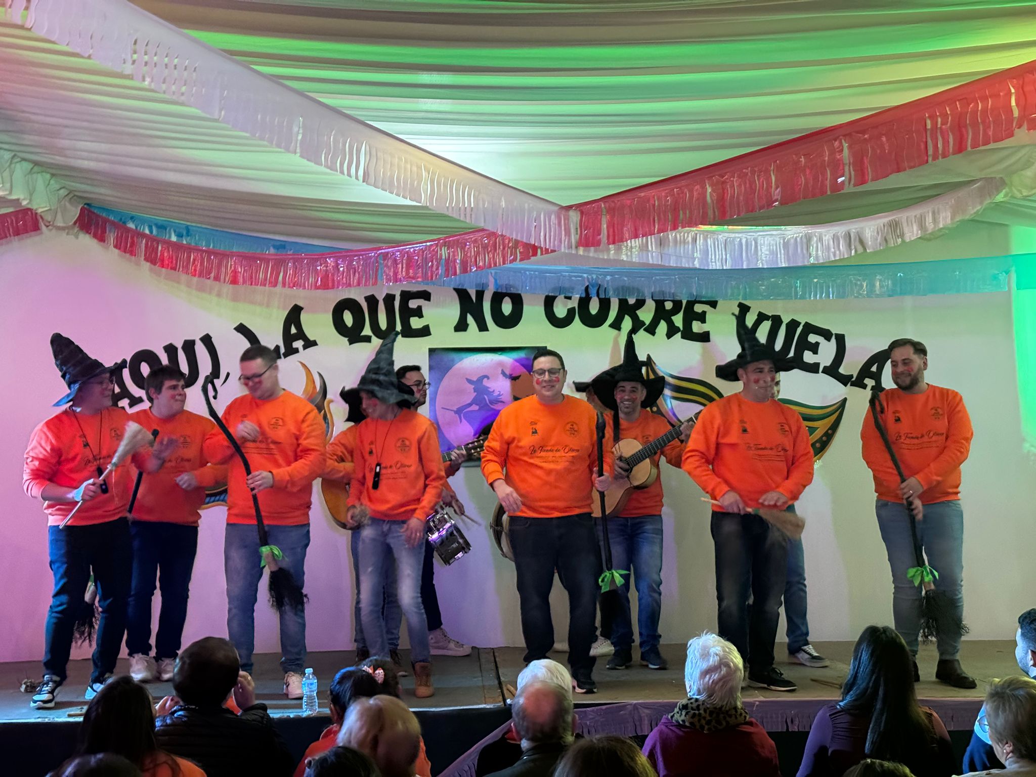 Chirigota La que no corre vuela (1)