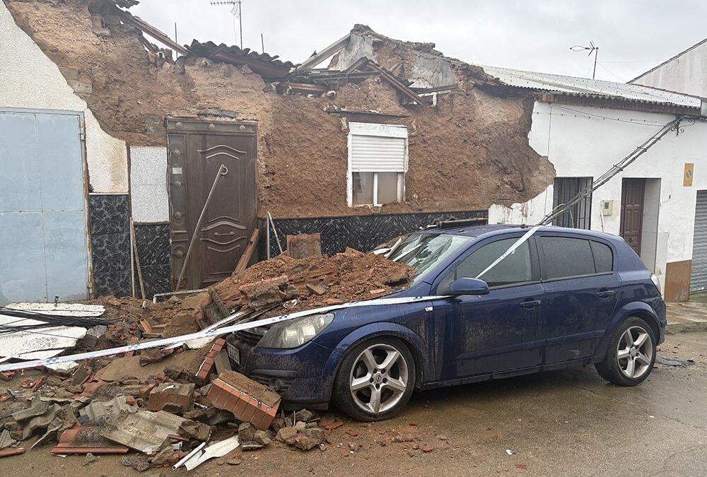 Derrumbe de una vivienda en la calle Aurelio Sánchez sin daños personales