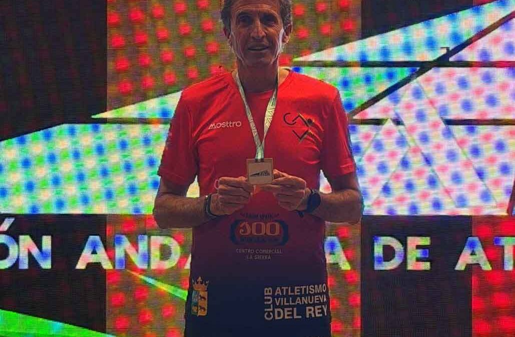 José Antonio Fernández suma otro oro en el Andaluz Máster de pista cubierta
