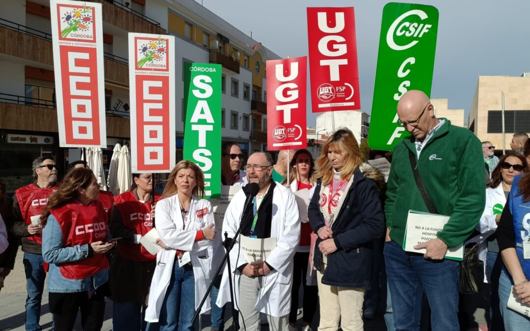 Los sindicatos se concentran contra la fusión laboral de los hospitales de Pozoblanco y Peñarroya-Pueblonuevo