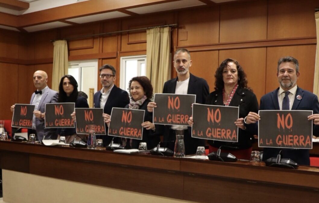 EL PSOE PIDE AL AYUNTAMIENTO LA PARALIZACIÓN DE LAS SUBIDAS DE AGUA Y BASURA Y EL REFUERZO DE LOS PROGRAMAS SOCIALES POR LA GUERRA DE IRÁN