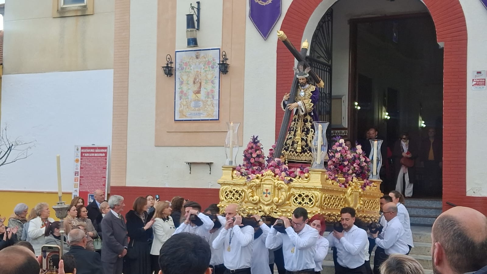 Nuestro Padre Jesús Nazareno se dirige al Ayuntamiento para recibir las Llaves de Oro de Peñarroya-Pueblonuevo (3)