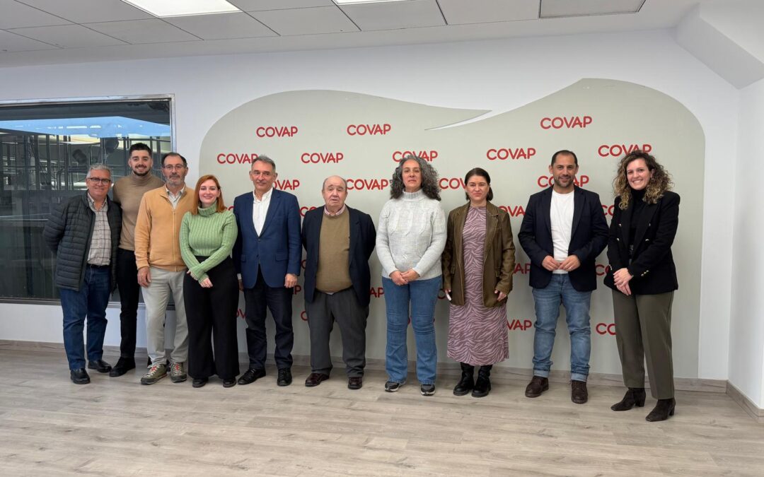 Por Andalucía pone como ejemplo el modelo de COVAP y exige a la Junta acotar la instalación de megaplantas solares, macrogranjas y plantas de biogás