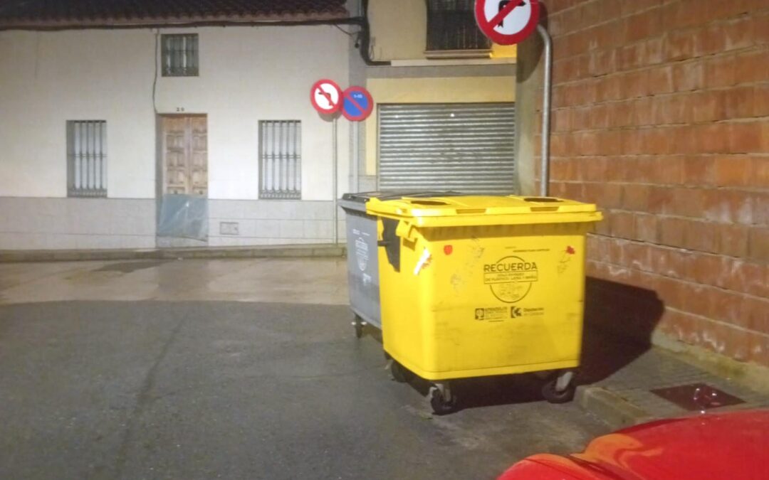 Usuarios de la calle Humildad denuncian una señalización absurda: prohibido girar a la izquierda… y también a la derecha