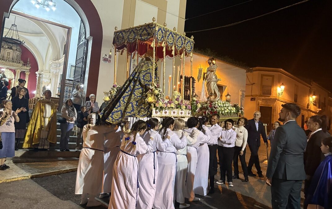 Domingo de Resurrección: la alegría toma las calles en la procesión de medianoche