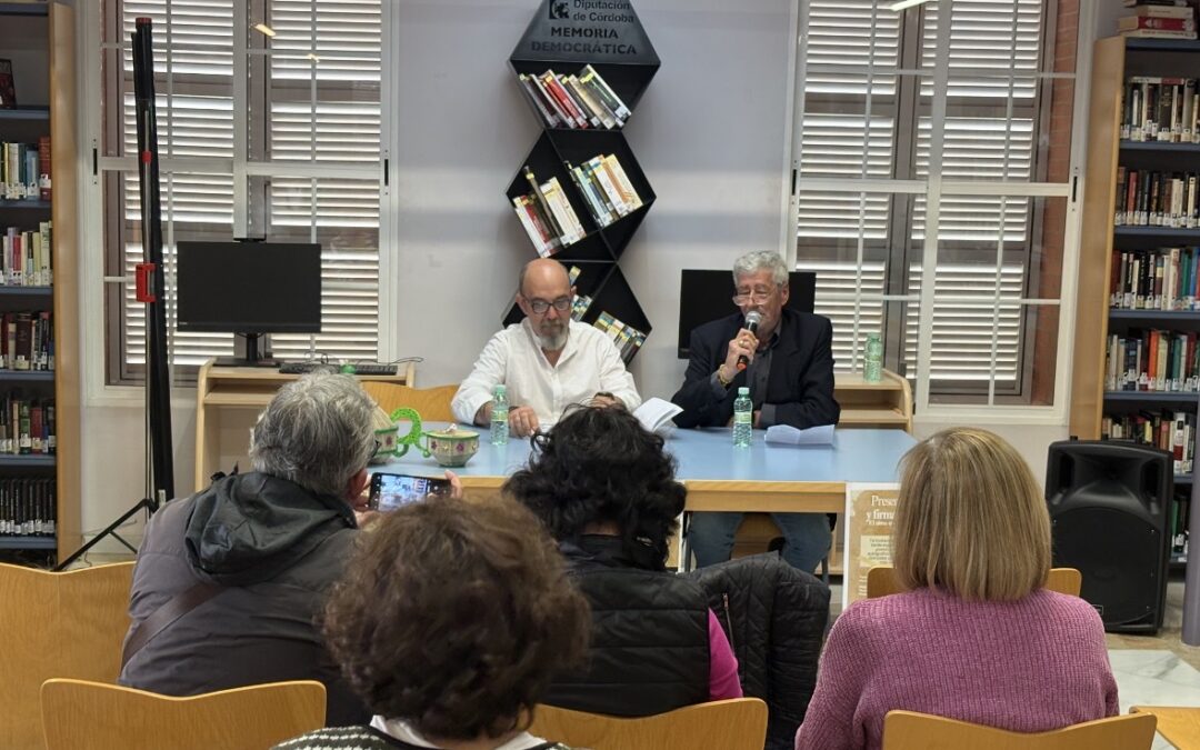 Daniel Zamora invita a escuchar el silencio en la presentación de su nuevo libro en Peñarroya-Pueblonuevo