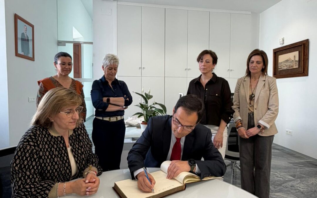 Nieto aborda con alcaldes de Los Pedroches y Guadiato medidas para frenar la despoblación