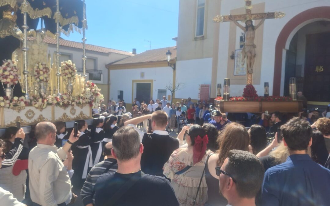 El Jueves Santo llenó de solemnidad las calles con la salida de Jesús Nazareno, el Cristo de la Expiración y la Virgen de los Dolores