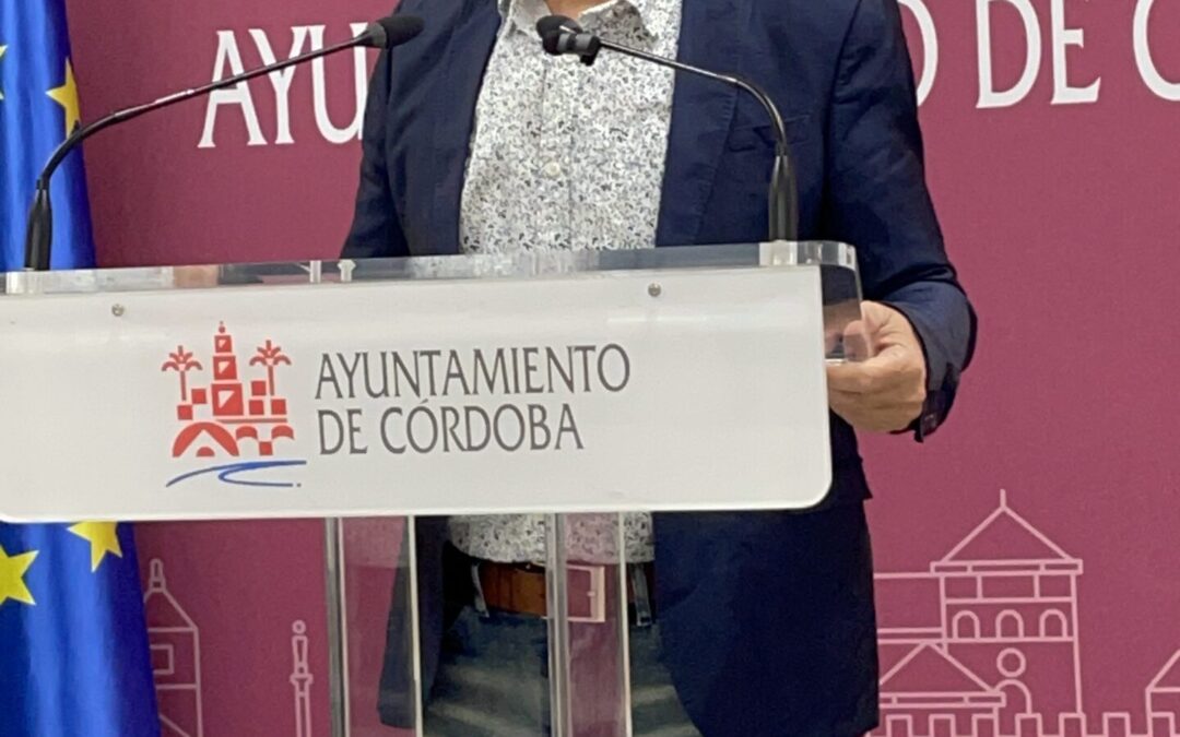 EL PSOE EXIGE LA ELIMINACIÓN DE LAS VALLAS OPACAS DE DOS METROS DE ALTURA EN LA CARRERA OFICIAL DE LA SEMANA SANTA
