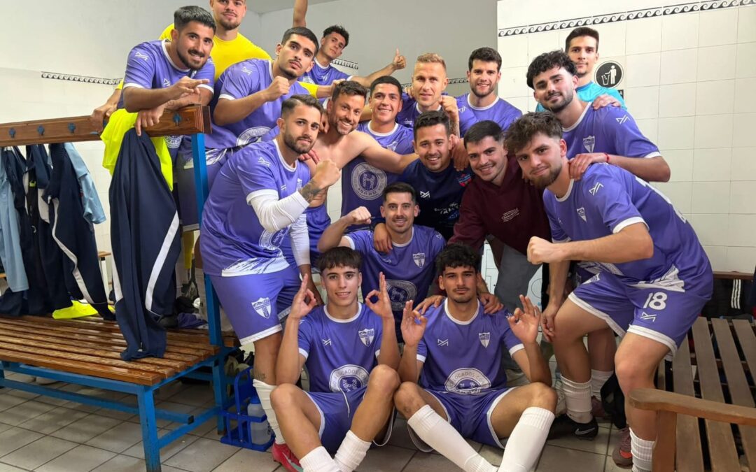 El Peñarroya despierta con una goleada que reaviva el sueño del ascenso