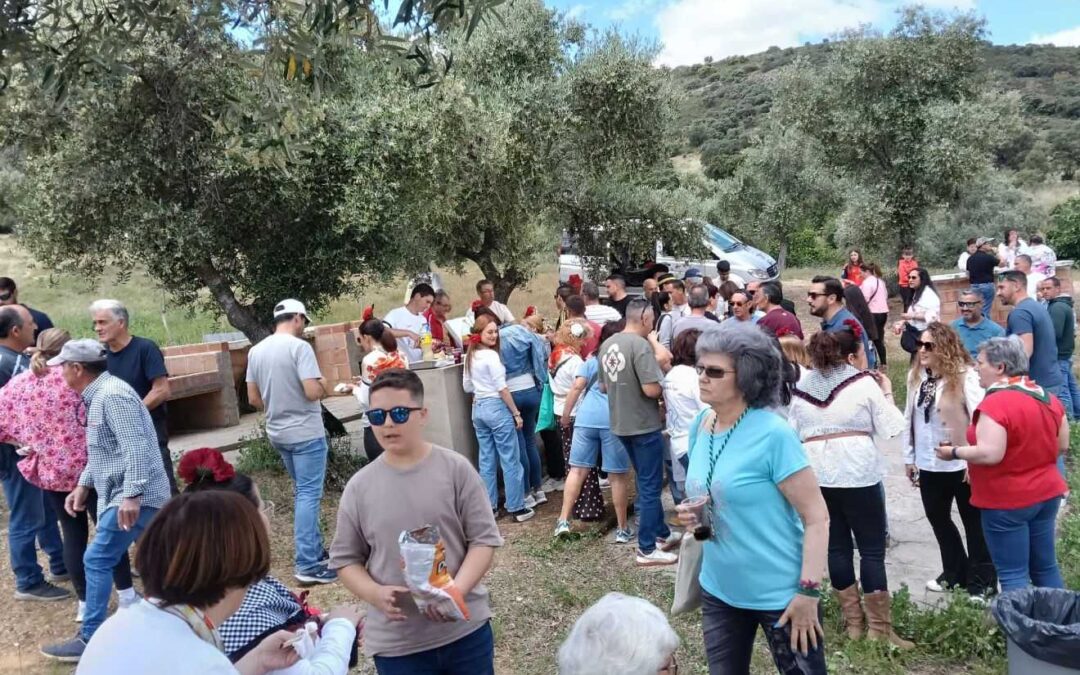 El Hoyo de Belmez vive una multitudinaria Romería de San Isidro entre convivencia, tradición y ambiente familiar