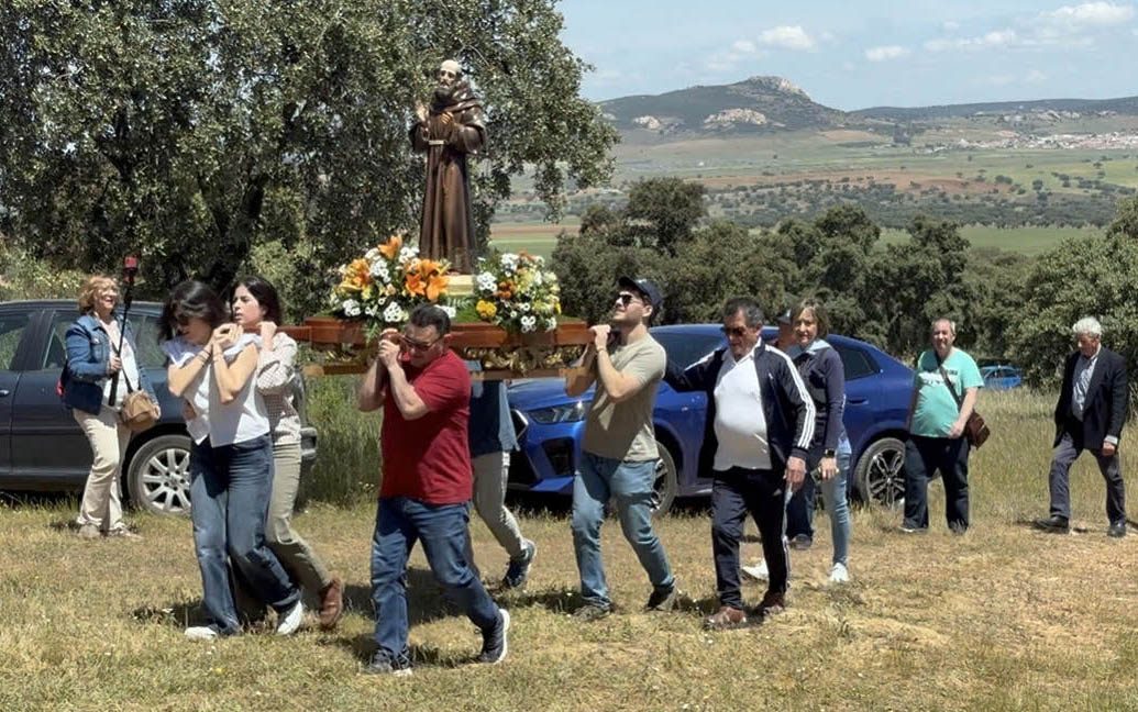 San Bernardino se llena de vida en una romería marcada por el buen ambiente