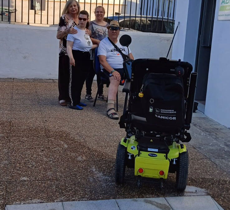 Adismor del Guadiato ya cuenta con sede propia tras la entrega de llaves por parte del Ayuntamiento
