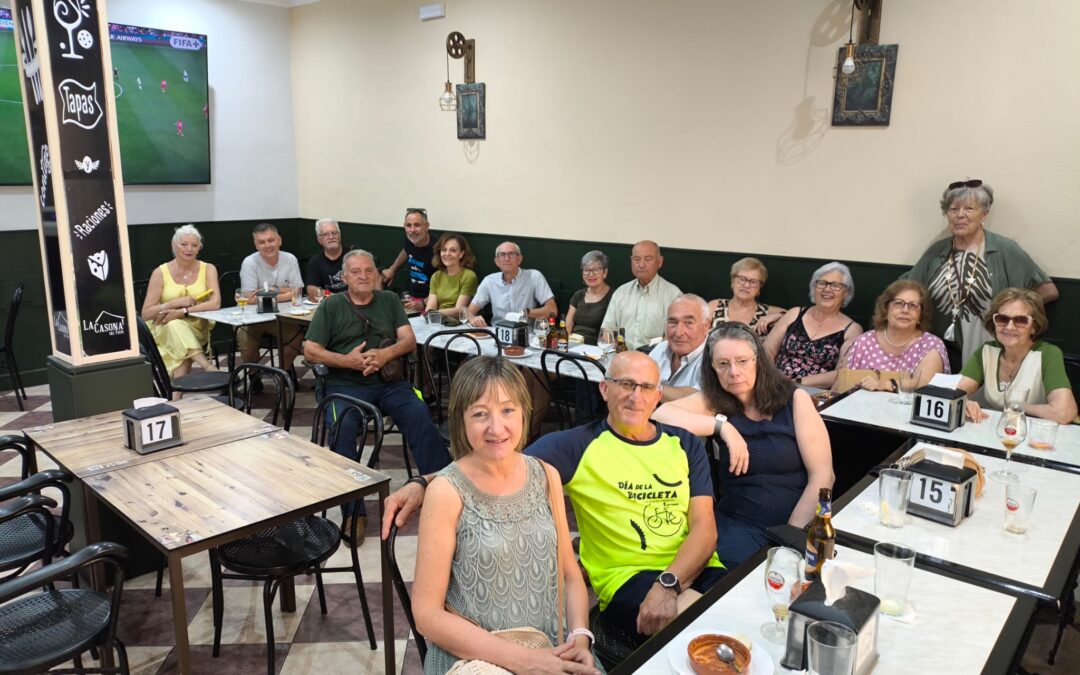 Los talleres informáticos del Centro de Día despiden el curso con una convivencia en La Casona