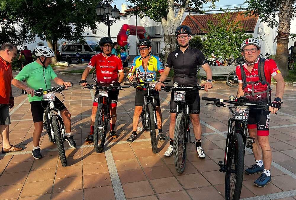 La Granjuela reúne a cerca de 80 ciclistas en la VI Quedada Nocturna de MTB