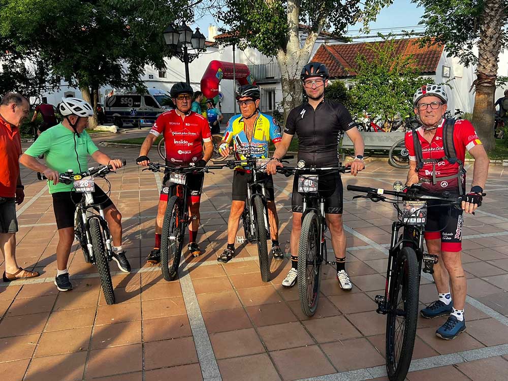 La Granjuela reúne a cerca de 80 ciclistas en la VI Quedada Nocturna de MTB