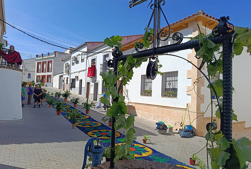 Villaharta vuelve a engalanarse para celebrar el Corpus Christi