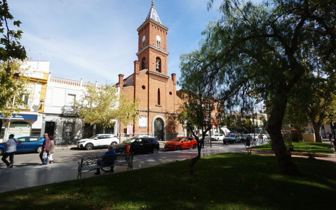 El mercadillo semanal se traslada temporalmente a la Plaza Santa Bárbara durante los meses de verano