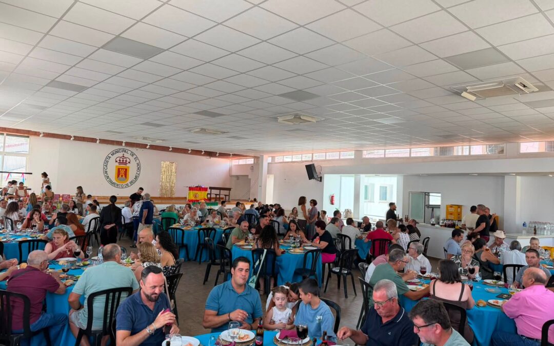 El Hoyo de Belmez vive un multitudinario fin de semana de convivencia y senderismo