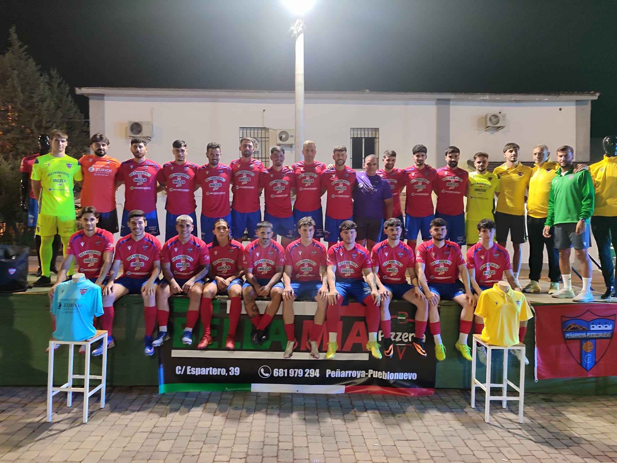 El Peñarroya-Pueblonuevo C.F. presenta su primer equipo (2)