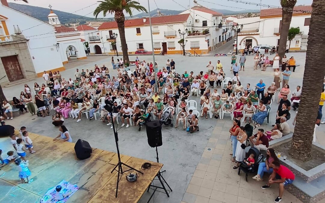 Los Blázquez rindió homenaje a sus mayores en el Día de los Abuelos dentro de la Feria 2026