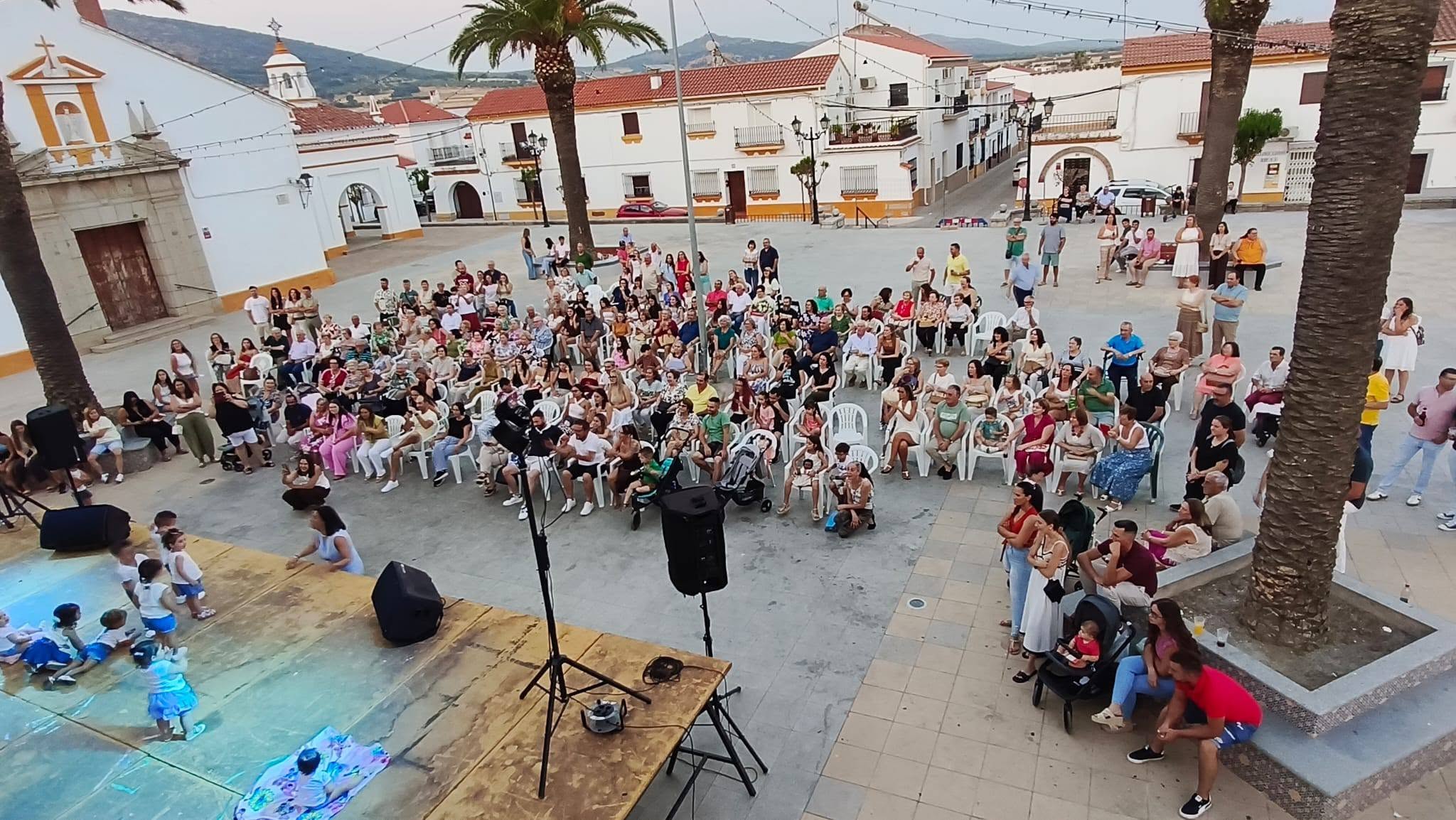 Los Blázquez rindió homenaje a sus mayores en el Día de los Abuelos dentro de la Feria 2026