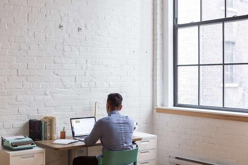 AISLAMIENTO EN EL TELETRABAJO: PREVENIR LOS RIESGOS PSICOSOCIALES