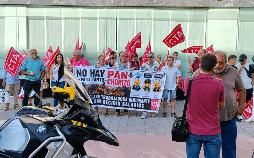 CTA se concentra ante PreZero para exigir el pago a los trabajadores de la recogida de naranja