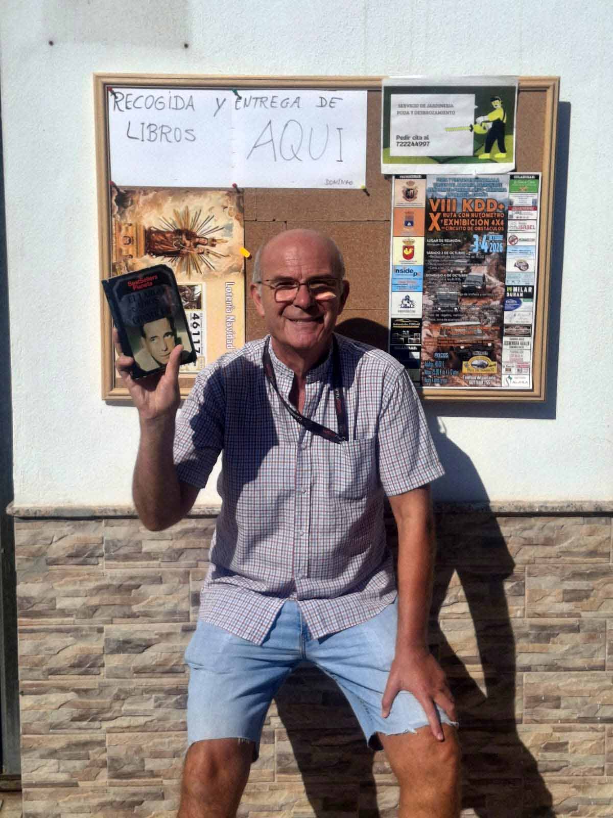 Domingo Jurado crea en Peñarroya un punto de recogida y entrega de libros