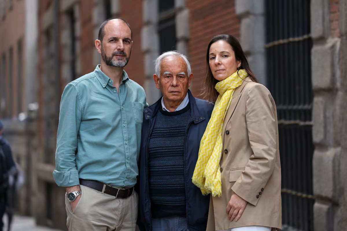 Las familias de Javier Marañón y David Rodríguez reclaman 180.000 euros a Exteriores por su actuación ante el caso