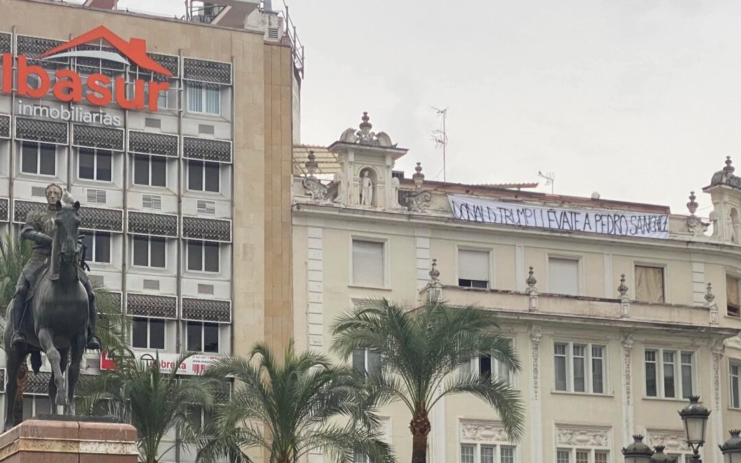 Andalucía Entre Tod@s-Andalucistas lamenta el «patriotismo de pacotilla» de quienes piden con una pancarta una intervención exterior
