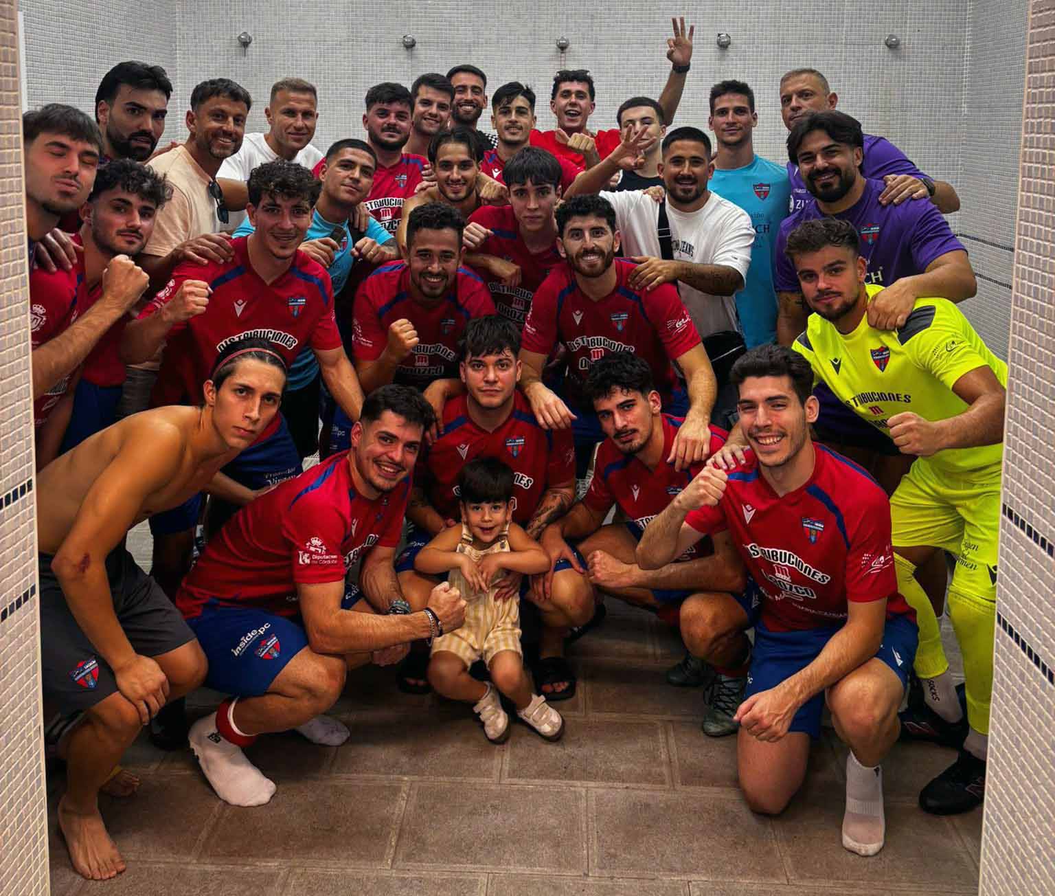 UN GOL DE PABLO FERNÁNDEZ DA AL PEÑARROYA-PUEBLONUEVO C.F. SUS TRES PRIMEROS PUNTOS