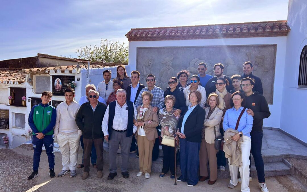 Almodóvar del Río recuerda a Antonio Ramos «El Carbonero» con un homenaje ante su tumba