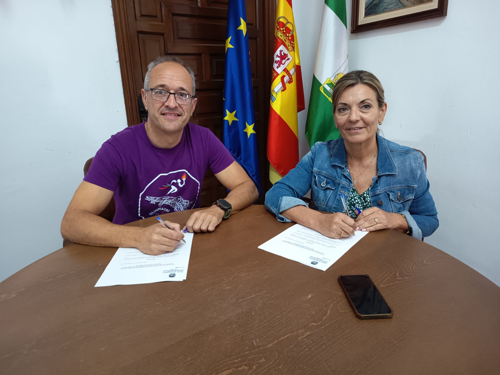 El Ayuntamiento de Fuente Obejuna firma un convenio de colaboración con el Motoclub Fuente Obejuna para impulsar la promoción del deporte
