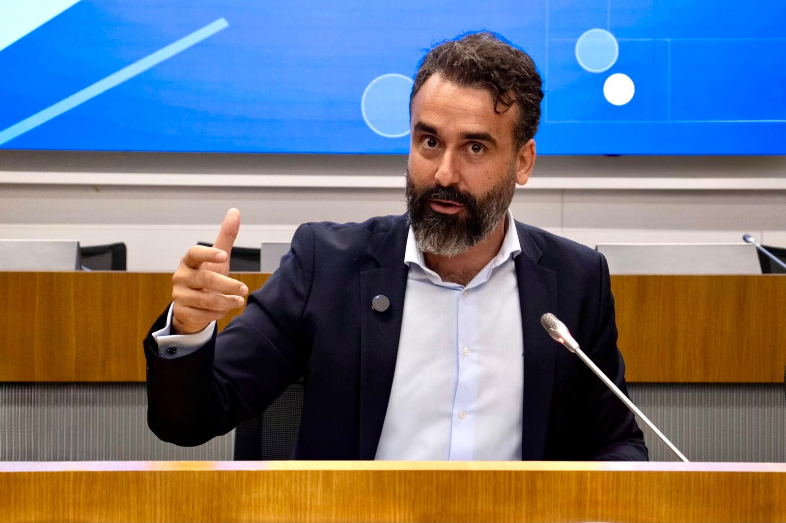 Mayoral pide el voto para el PSOE y defiende las ayudas frente al encarecimiento de la energía