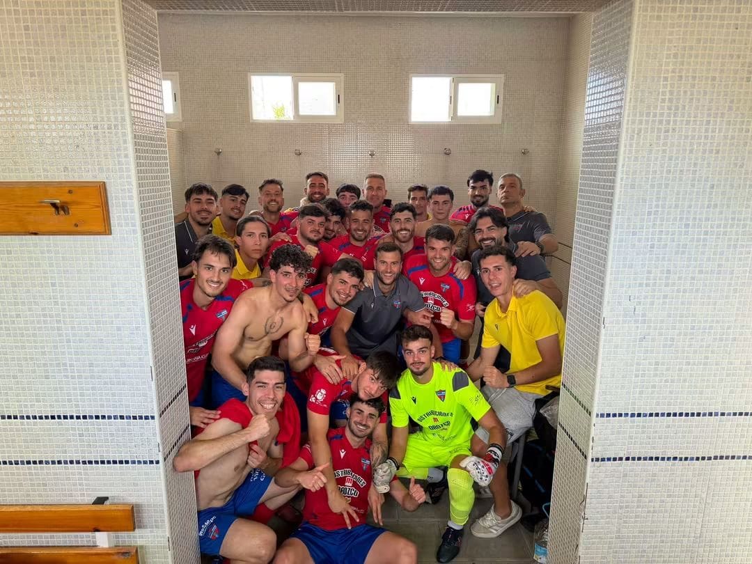 Durán guía al Peñarroya Pueblonuevo C.F. al liderato en solitario con una victoria ante el Atco. Villanueva F.B. (3-0)